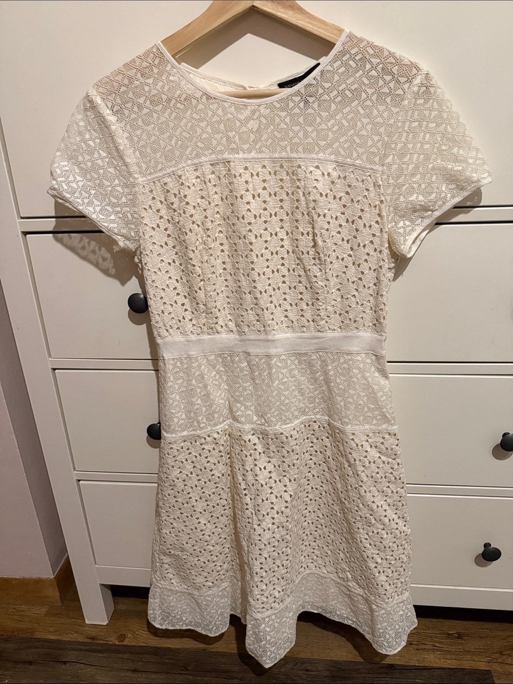 Banana Republic Cream Lace Fit-and-Flare Lined Dress